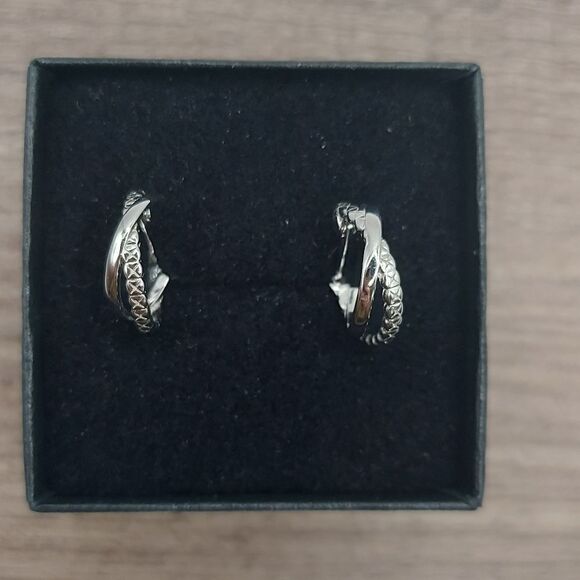 Platinum Plated Criss Cross 925 Sterling Silver Huggies Earrings - Picture 10 of 11